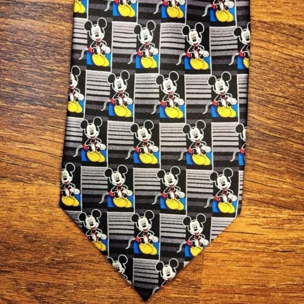 Mickey Unlimited silk Vintage Mickey Mouse Disney tie